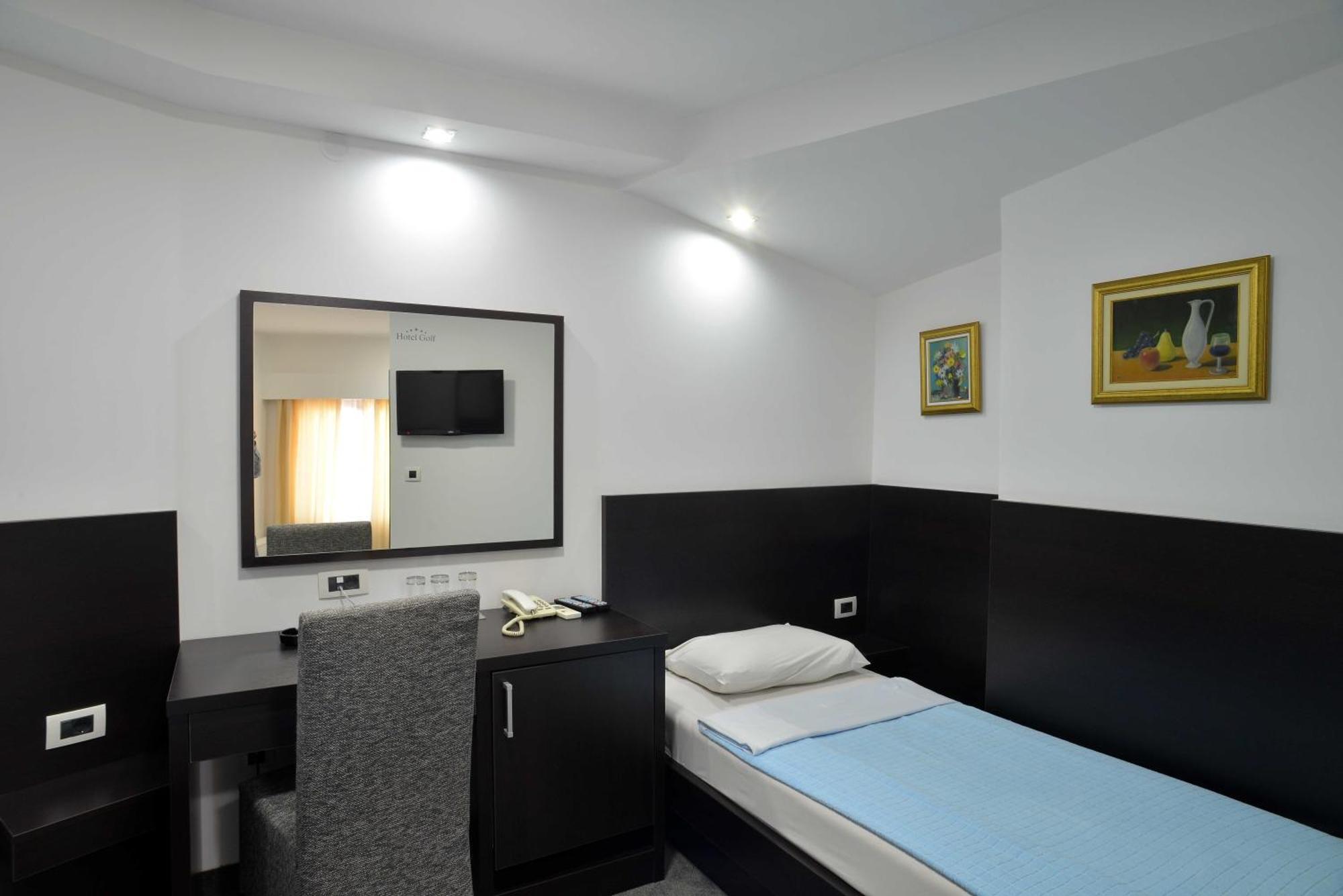 Hotel Golf Kruševac Esterno foto